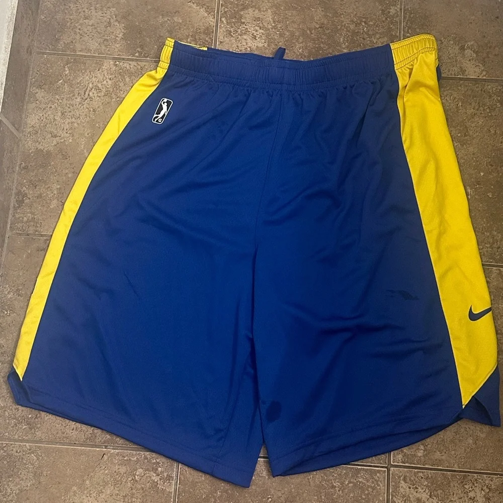 Nike shorts capitanes jersey